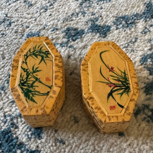 Two vintage bamboo trinket Asian boxes green silk lined hand painted small - Picture 1 of 8